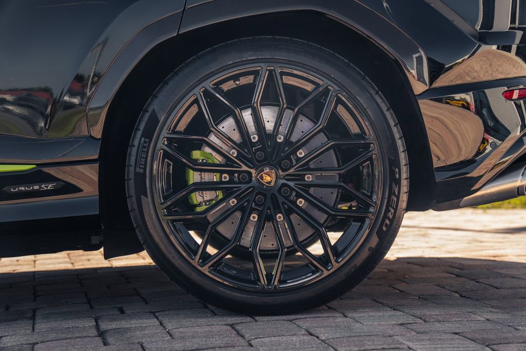 Used 2026 Lamborghini Urus Performante AWD/4WD image 16
