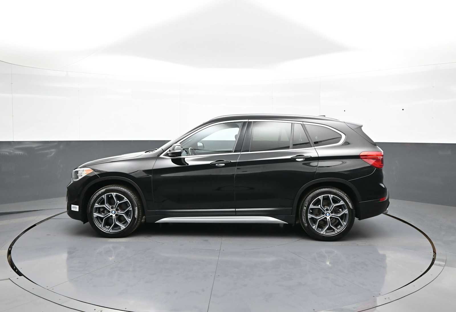 Used 2022 BMW X1 xDrive28i w/ Convenience Package AWD/4WD image 8