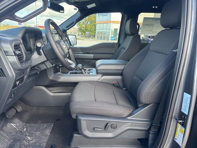 New 2025 Ford F150 XLT w/ Equipment Group 302A MID image 9