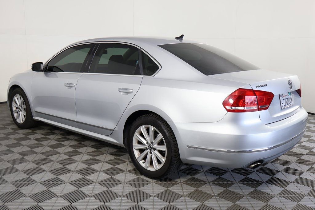 Used 2013 Volkswagen Passat 2.5 SEL Premium FWD image 6