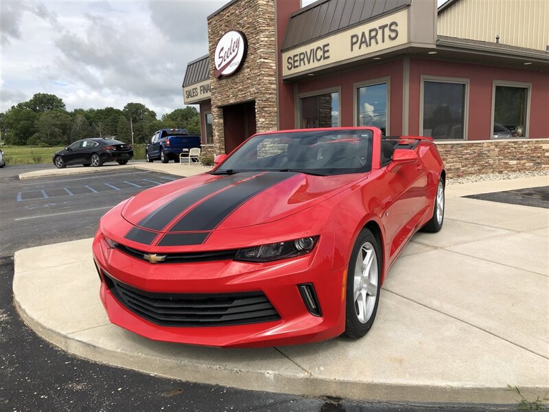Used 2018 Chevrolet Camaro LT RWD image 1