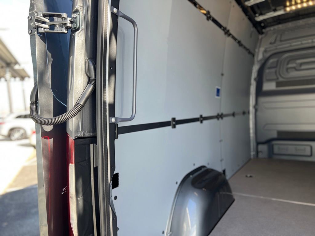 New 2025 Mercedes-Benz Sprinter 2500 image 17
