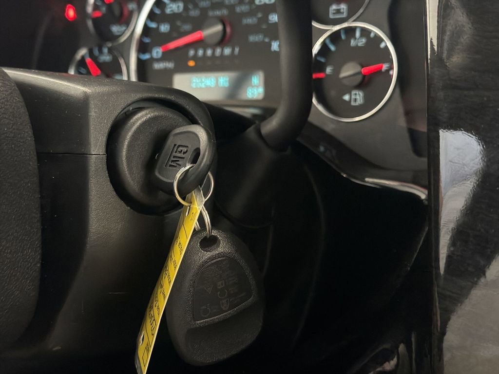 Used 2021 Chevrolet Express 2500 LS w/ Enhanced Convenience Package image 17