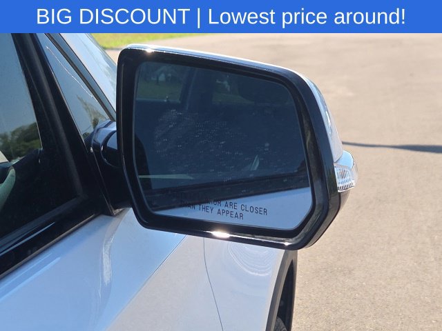 Used 2020 Chevrolet Traverse RS w/ LPO, Floor Liner Package FWD image 8