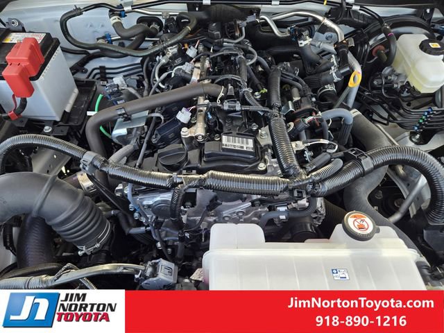 Used 2025 Toyota 4Runner SR5 AWD/4WD image 30