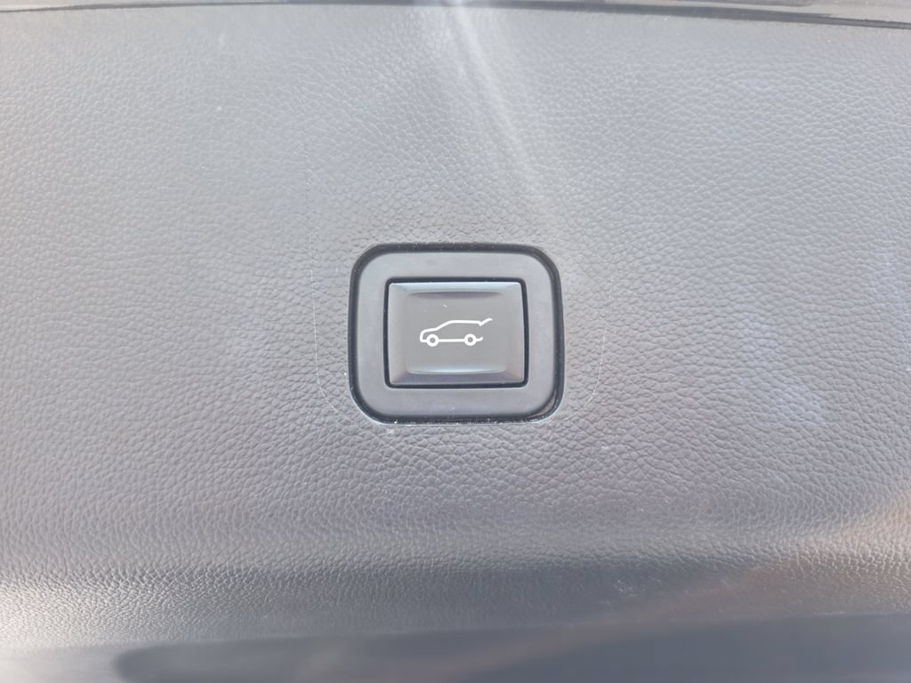 Used 2018 Chevrolet Traverse RS FWD image 31