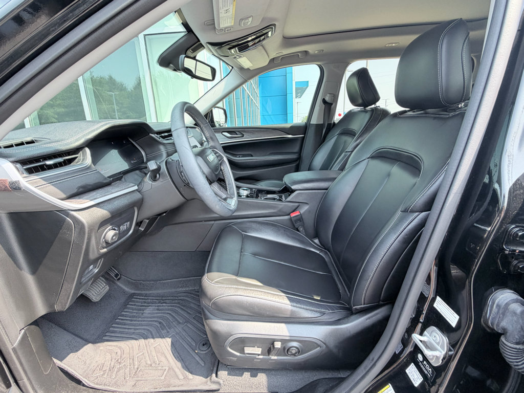 Used 2023 Jeep Grand Cherokee L Limited w/ Trailer Tow Group (B) AWD/4WD image 21