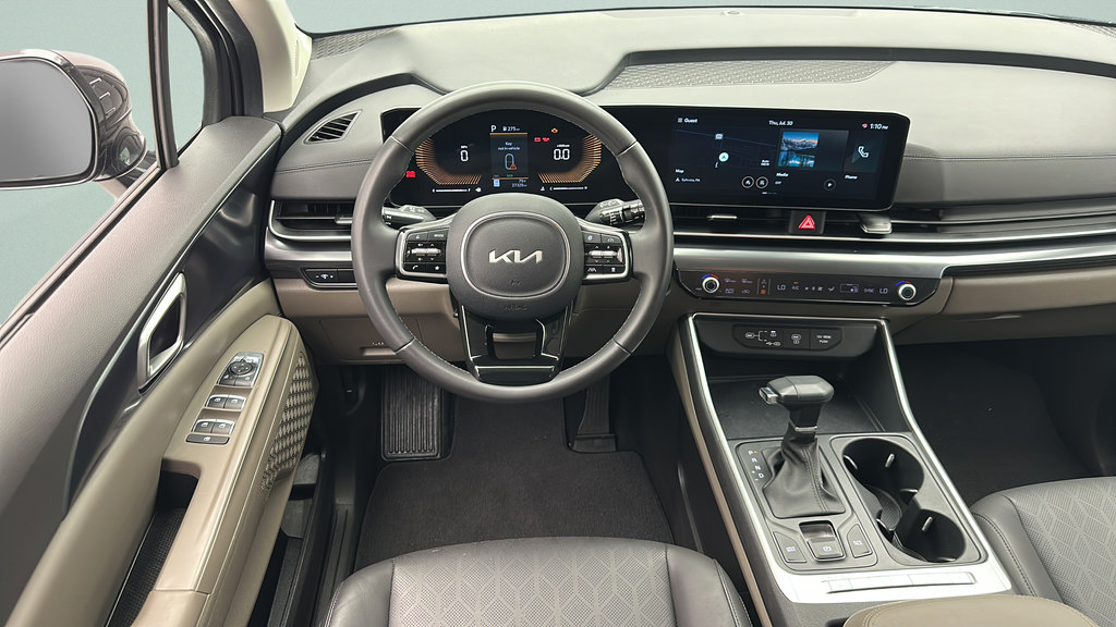 Used 2025 Kia Carnival FWD image 12