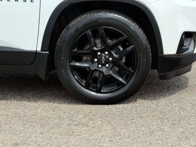 Used 2020 Chevrolet Traverse LT w/ LPO, Blackout Package AWD/4WD image 10