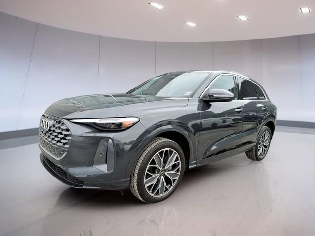 Used 2025 Audi Q5 Premium w/ Premium Plus AWD/4WD image 3