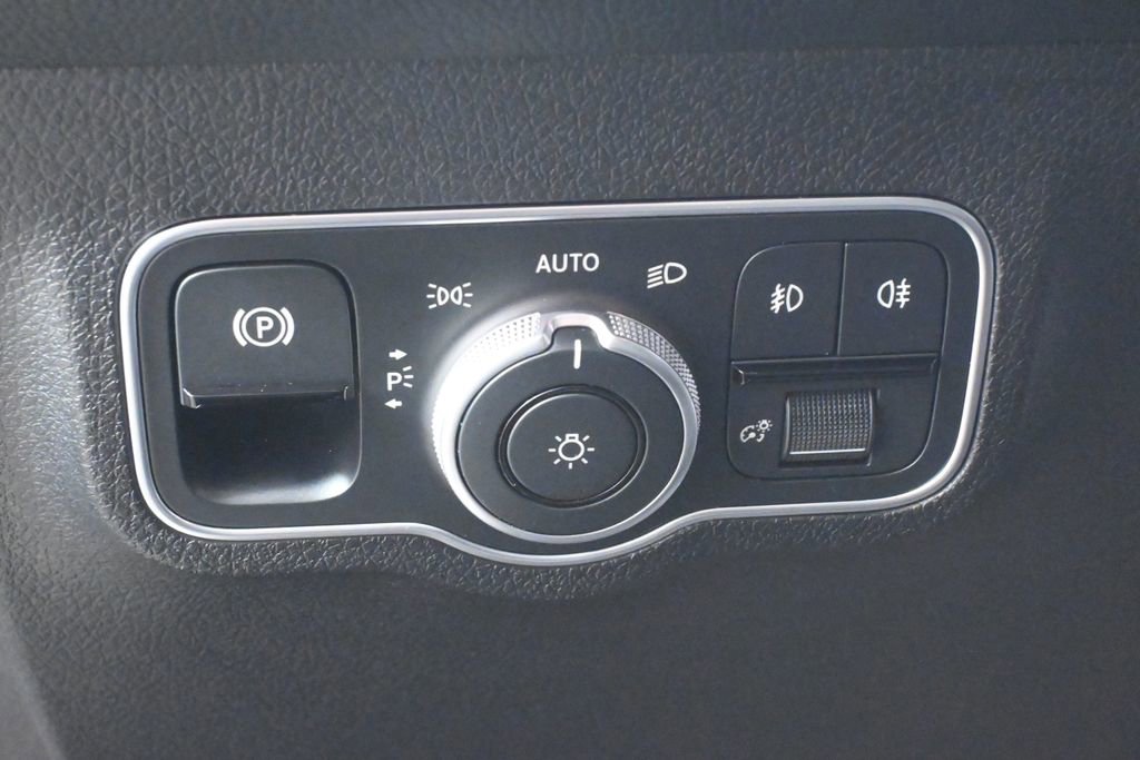 Certified 2026 Mercedes-Benz GLB 250 4MATIC image 25