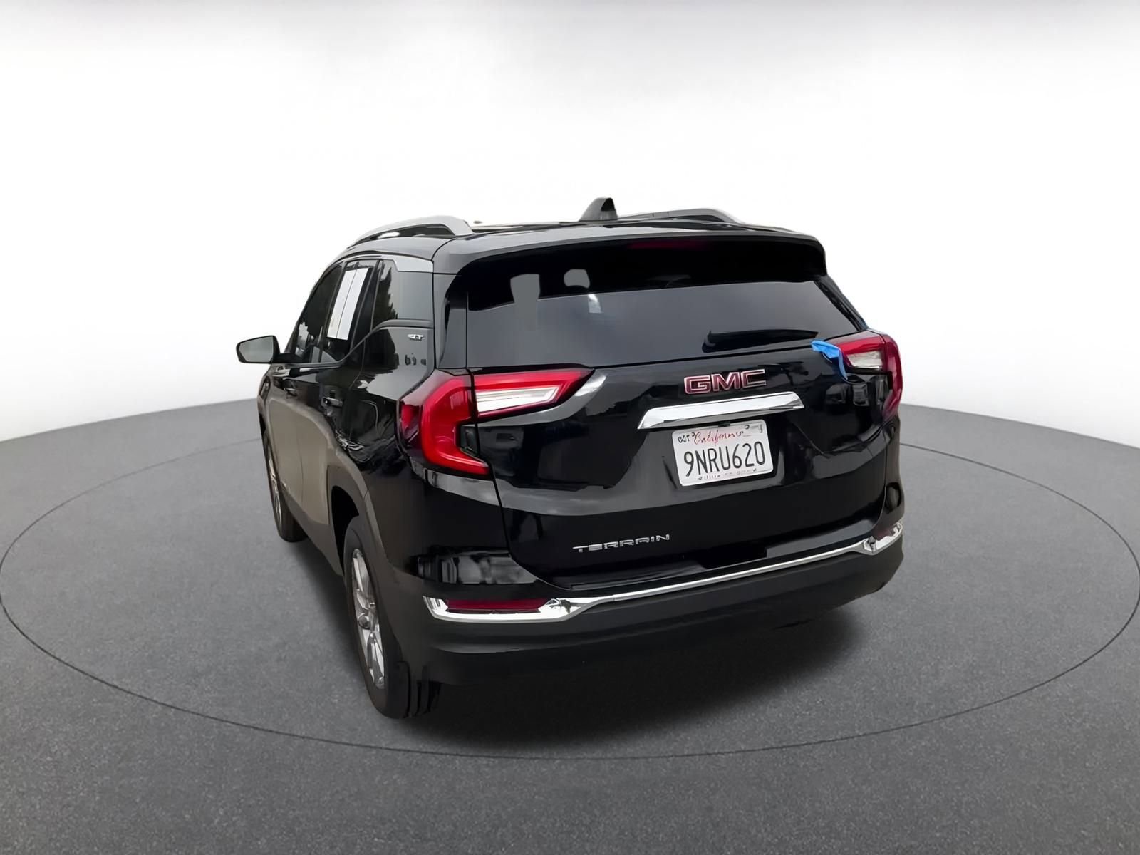 Used 2024 GMC Terrain SLT image 10