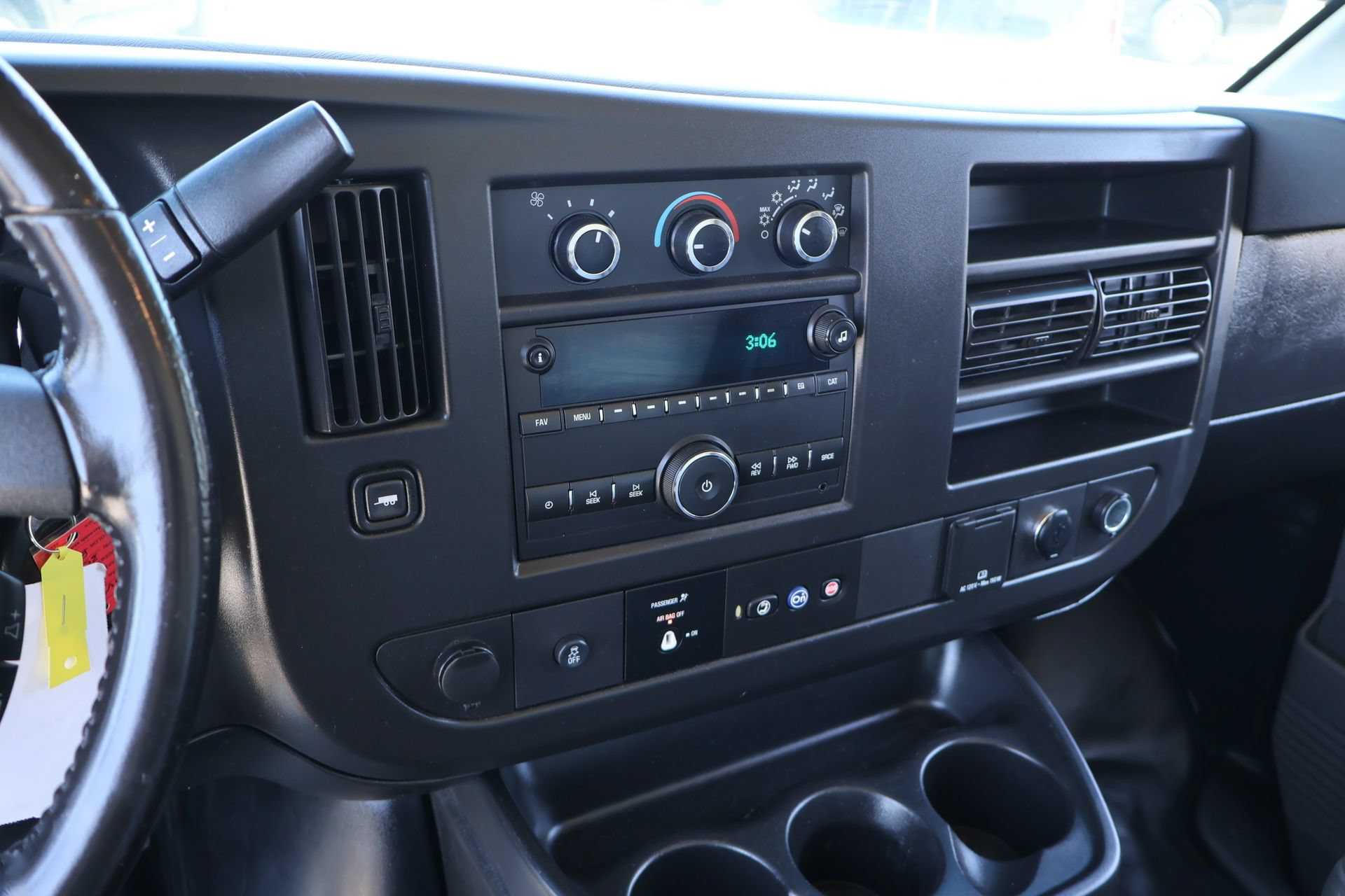 Used 2020 Chevrolet Express 3500 w/ Power Convenience Package RWD image 9