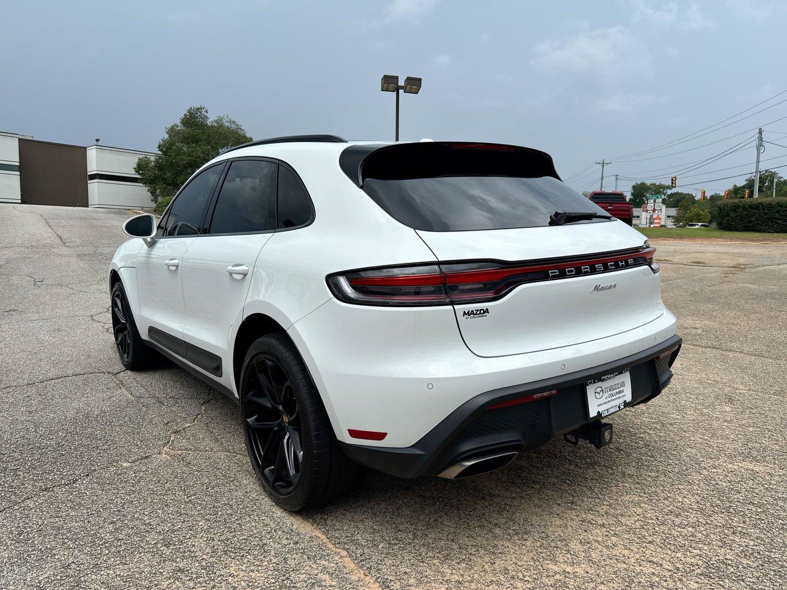 Used 2022 Porsche Macan AWD/4WD image 5