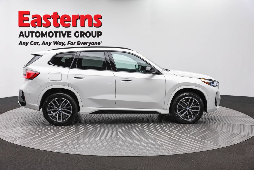 Used 2023 BMW X1 xDrive28i w/ M Sport Package AWD/4WD image 5