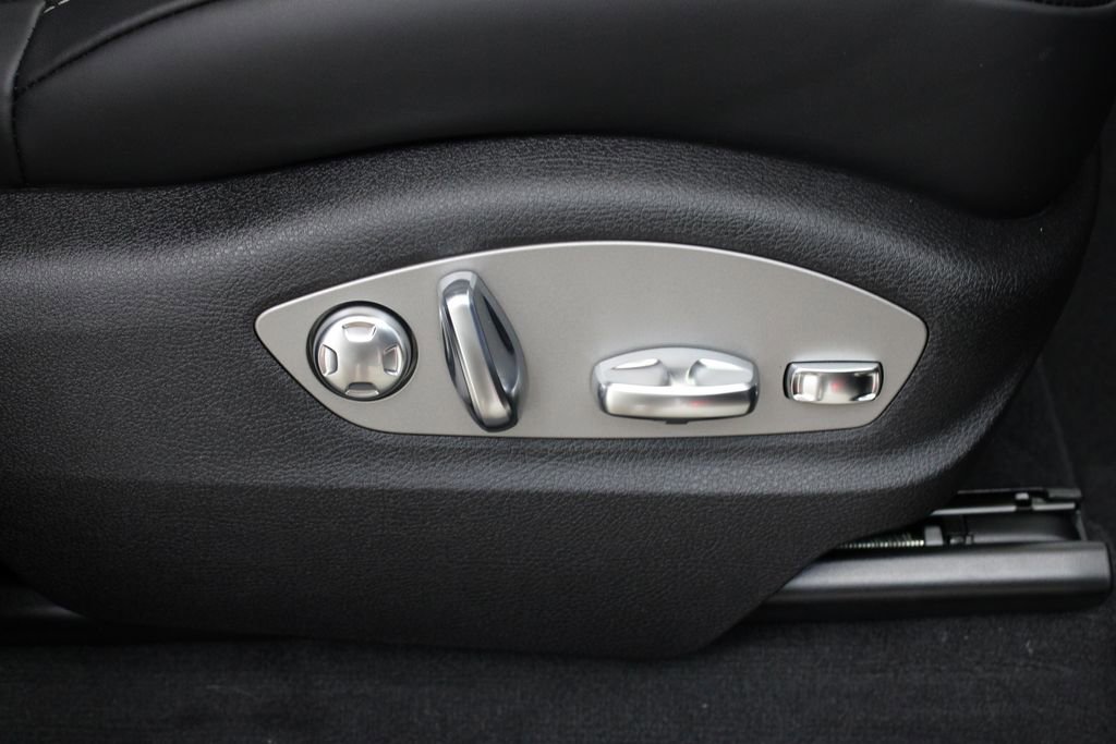 New 2026 Porsche Macan image 31