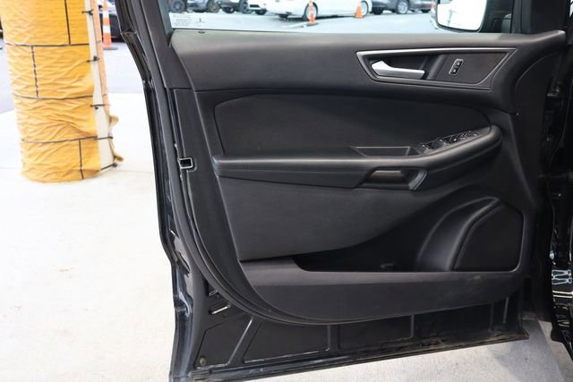 Used 2017 Ford Edge SE image 14