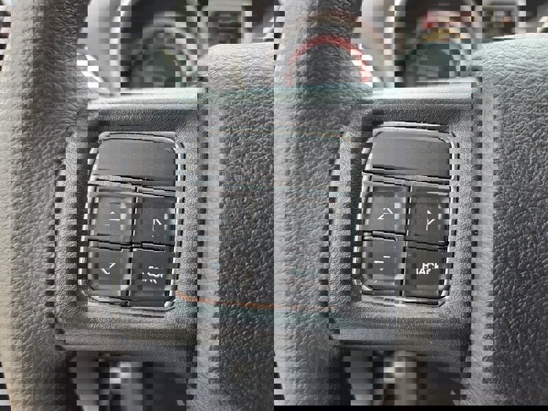 Used 2020 Dodge Journey SE image 22