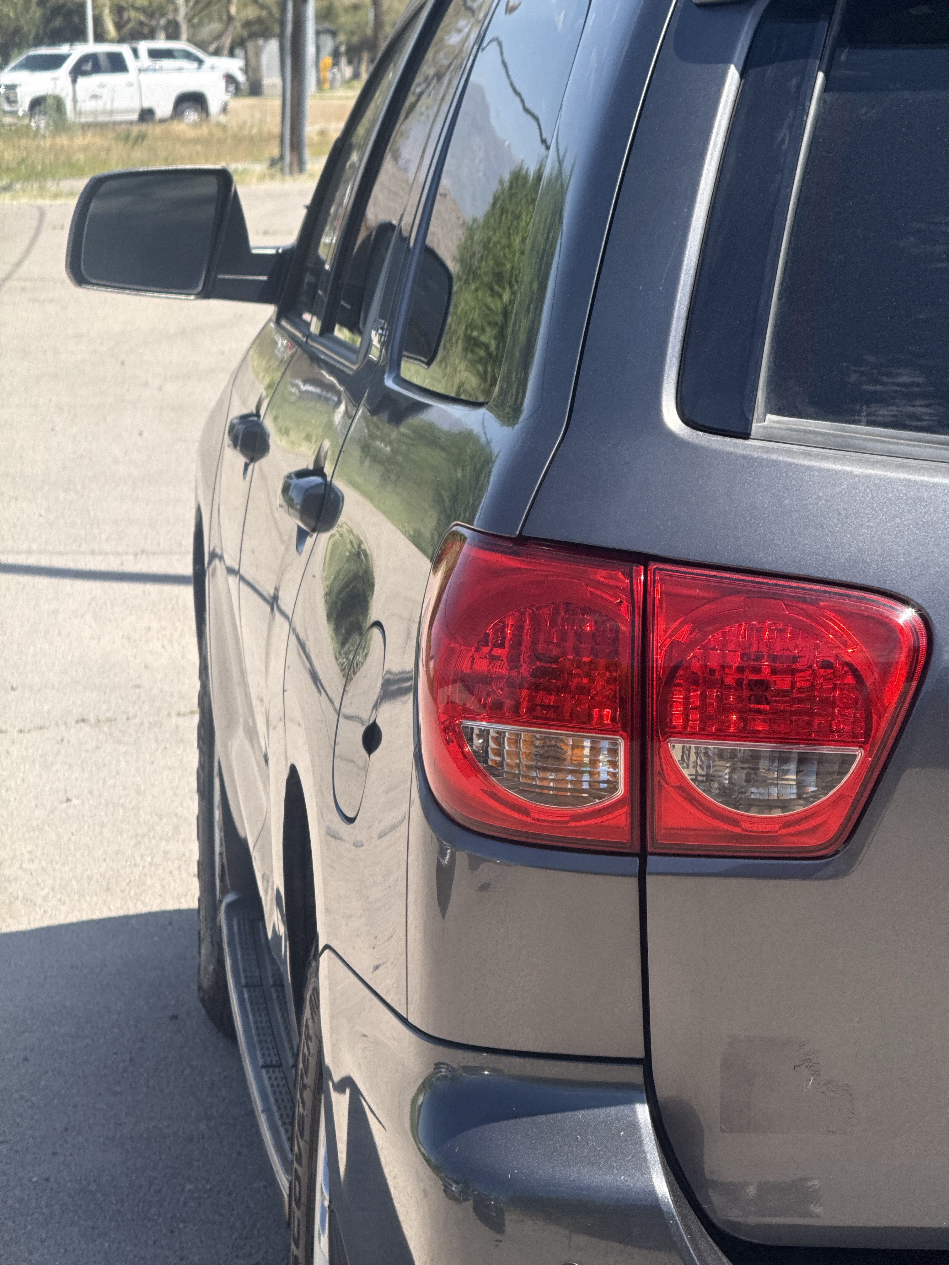 Used 2017 Toyota Sequoia SR5 AWD/4WD image 19