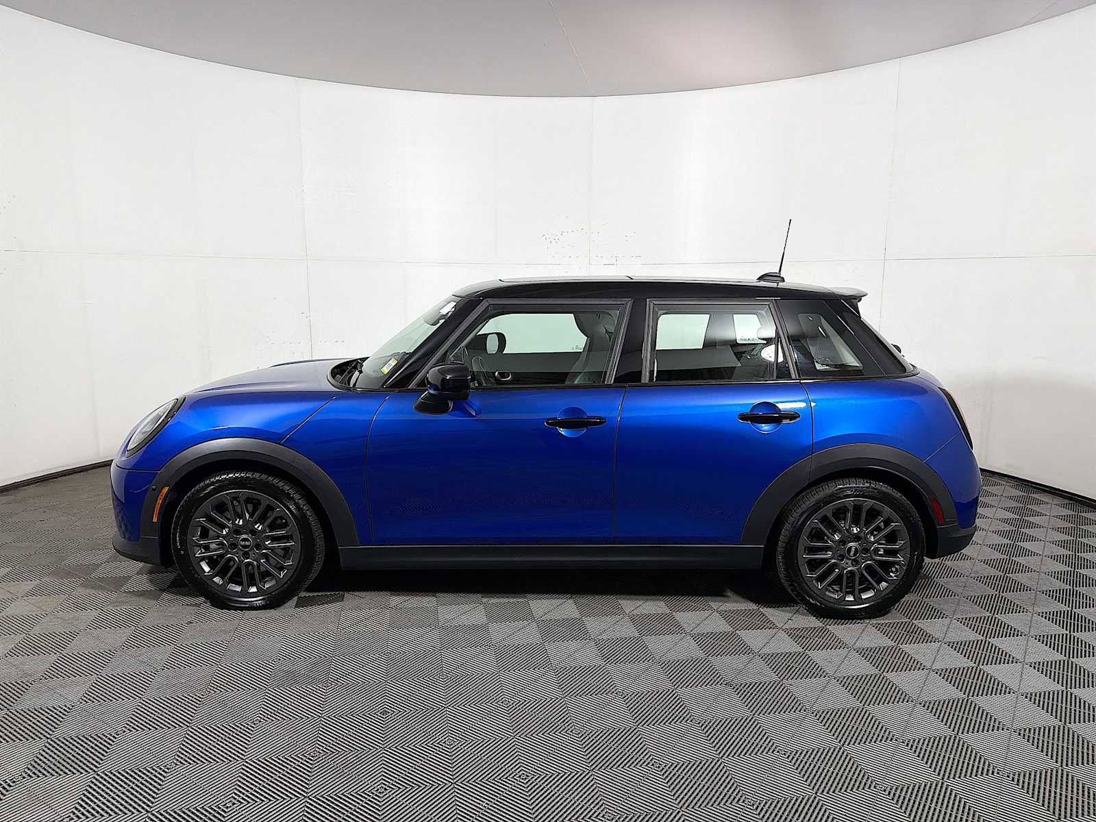 Certified 2025 MINI Cooper S FWD image 4