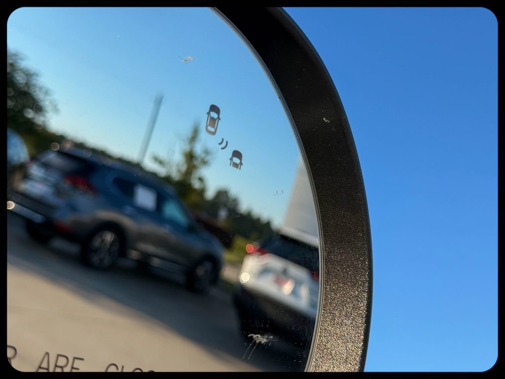 Used 2025 Kia Soul LX w/ LX Technology Package FWD image 12