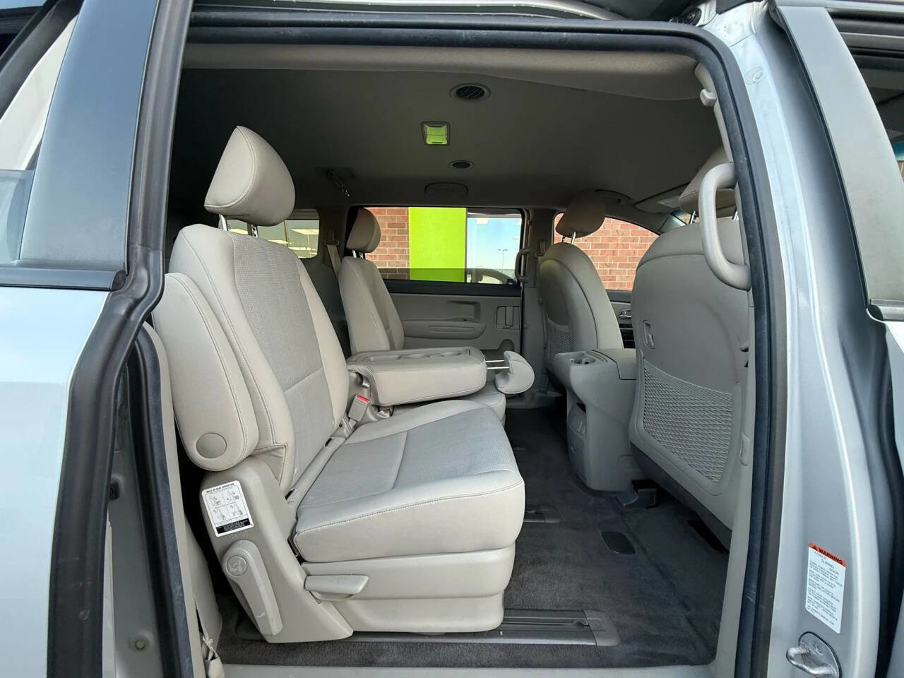 Used 2020 Kia Sedona LX FWD image 29