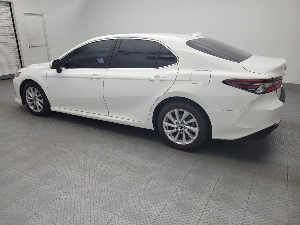Used 2021 Toyota Camry LE FWD image 3