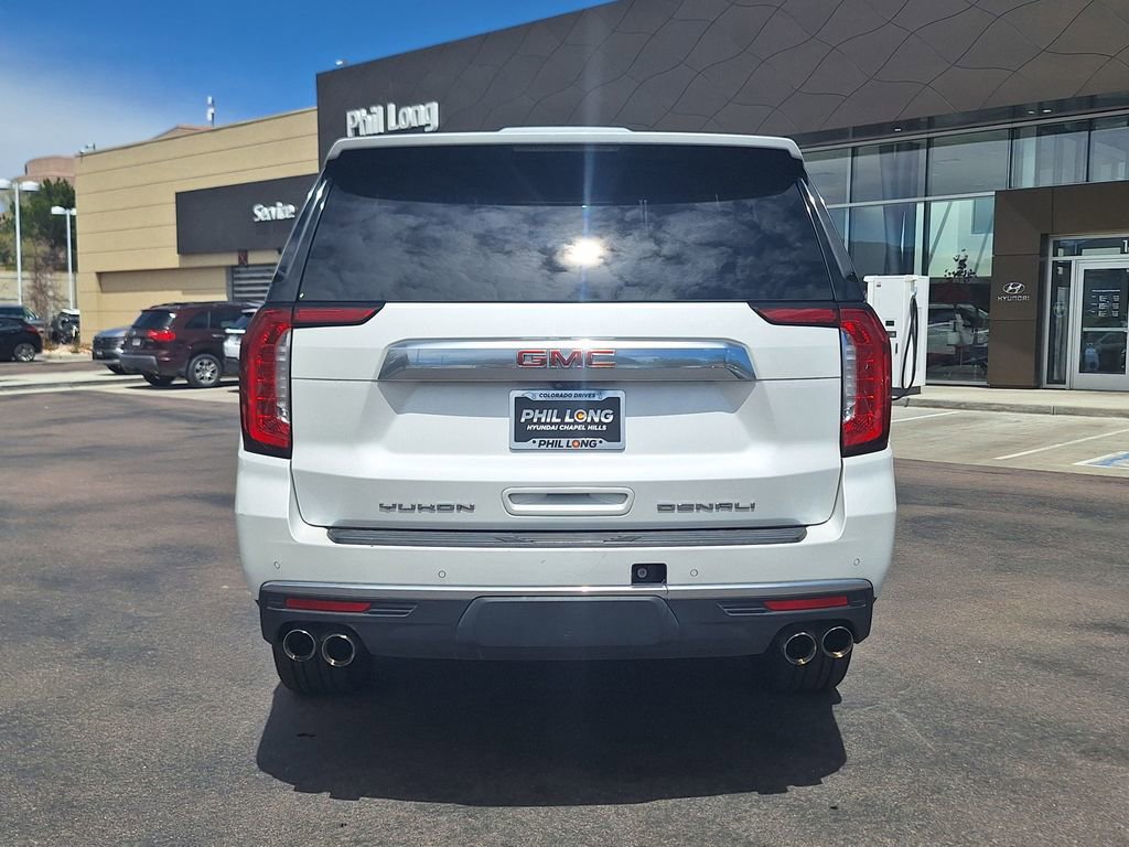 Used 2021 GMC Yukon XL Denali w/ Denali Premium Package AWD/4WD image 4
