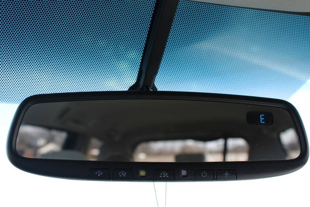 Used 2015 Toyota Sienna LE image 44