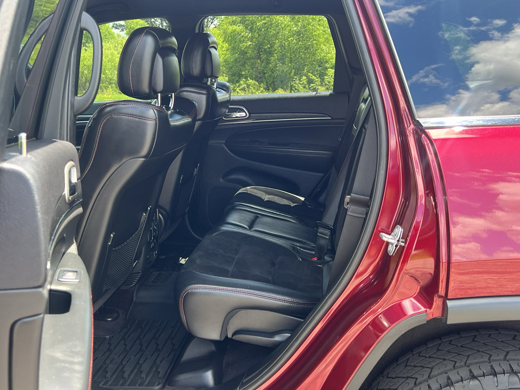 Used 2017 Jeep Grand Cherokee Trailhawk AWD/4WD image 32