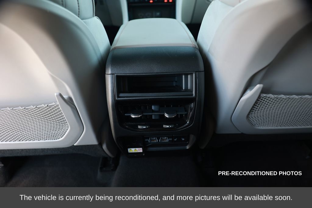 Used 2022 Jeep Grand Cherokee Overland image 33