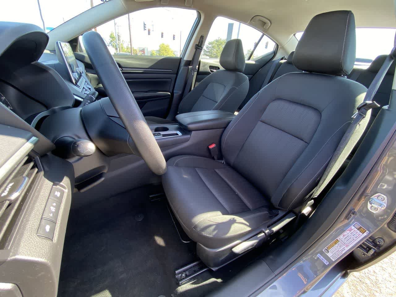 Used 2025 Nissan Altima 2.5 S FWD image 11