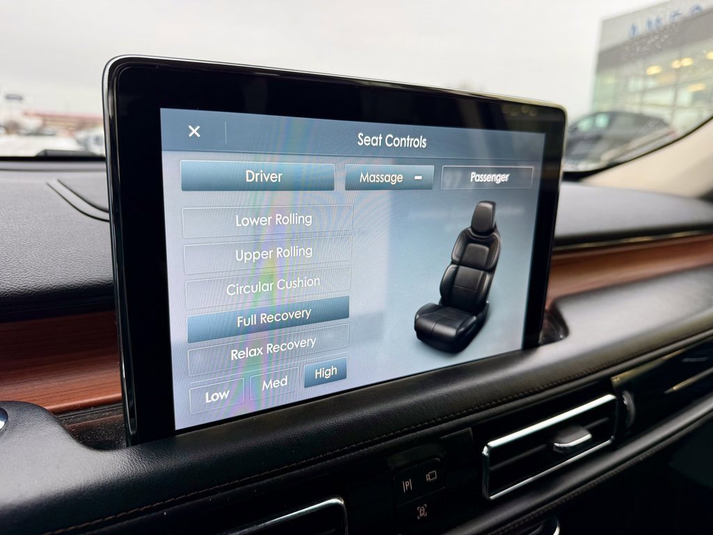 Used 2020 Lincoln Aviator Reserve w/ Equipment Group 202A image 28