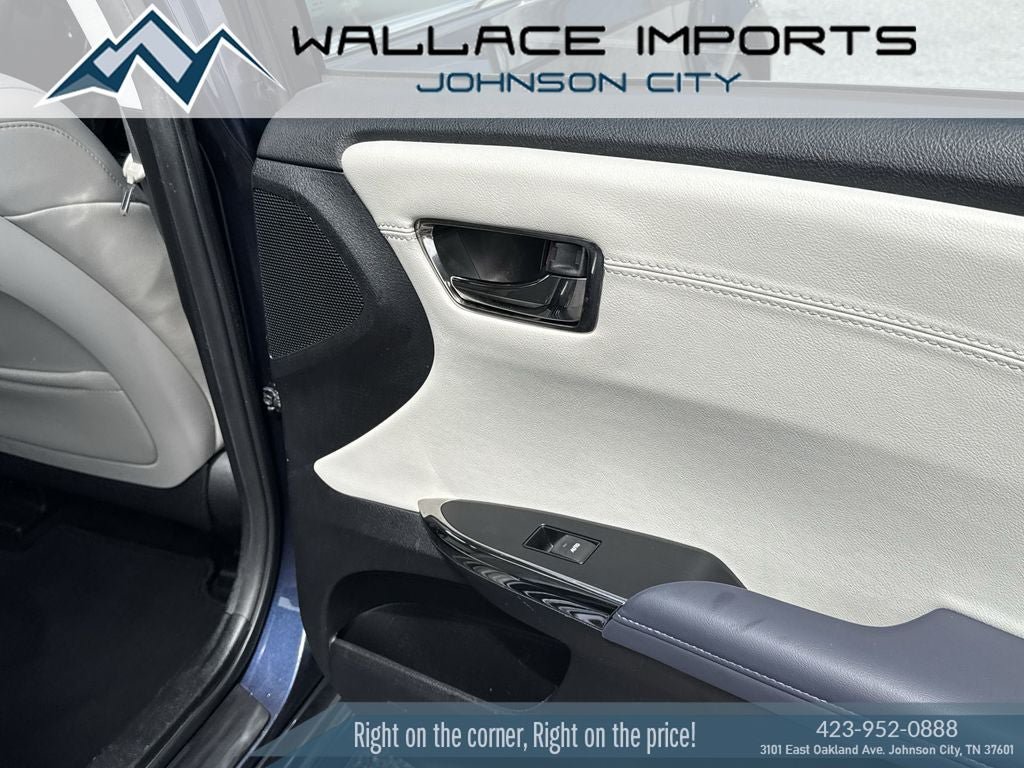 Used 2015 Toyota Avalon XLE Touring FWD image 42