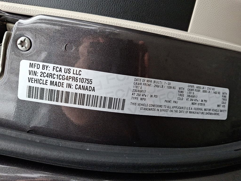 Used 2023 Chrysler Voyager LX image 27