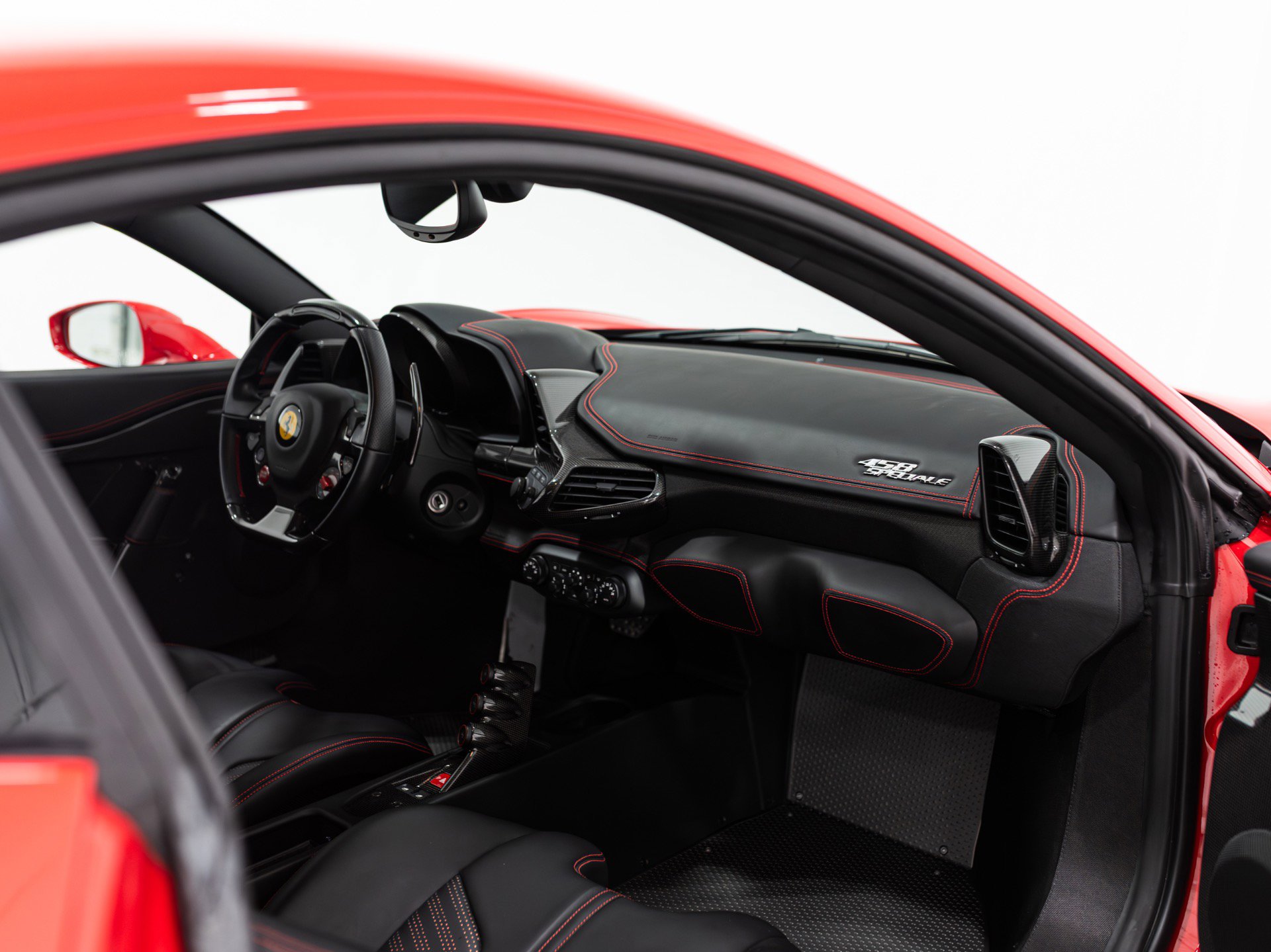 Used 2015 Ferrari 458 Speciale Coupe image 38