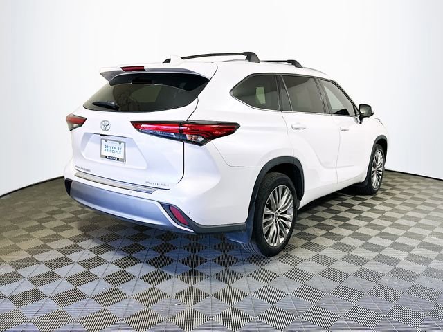 Used 2023 Toyota Highlander Platinum image 8
