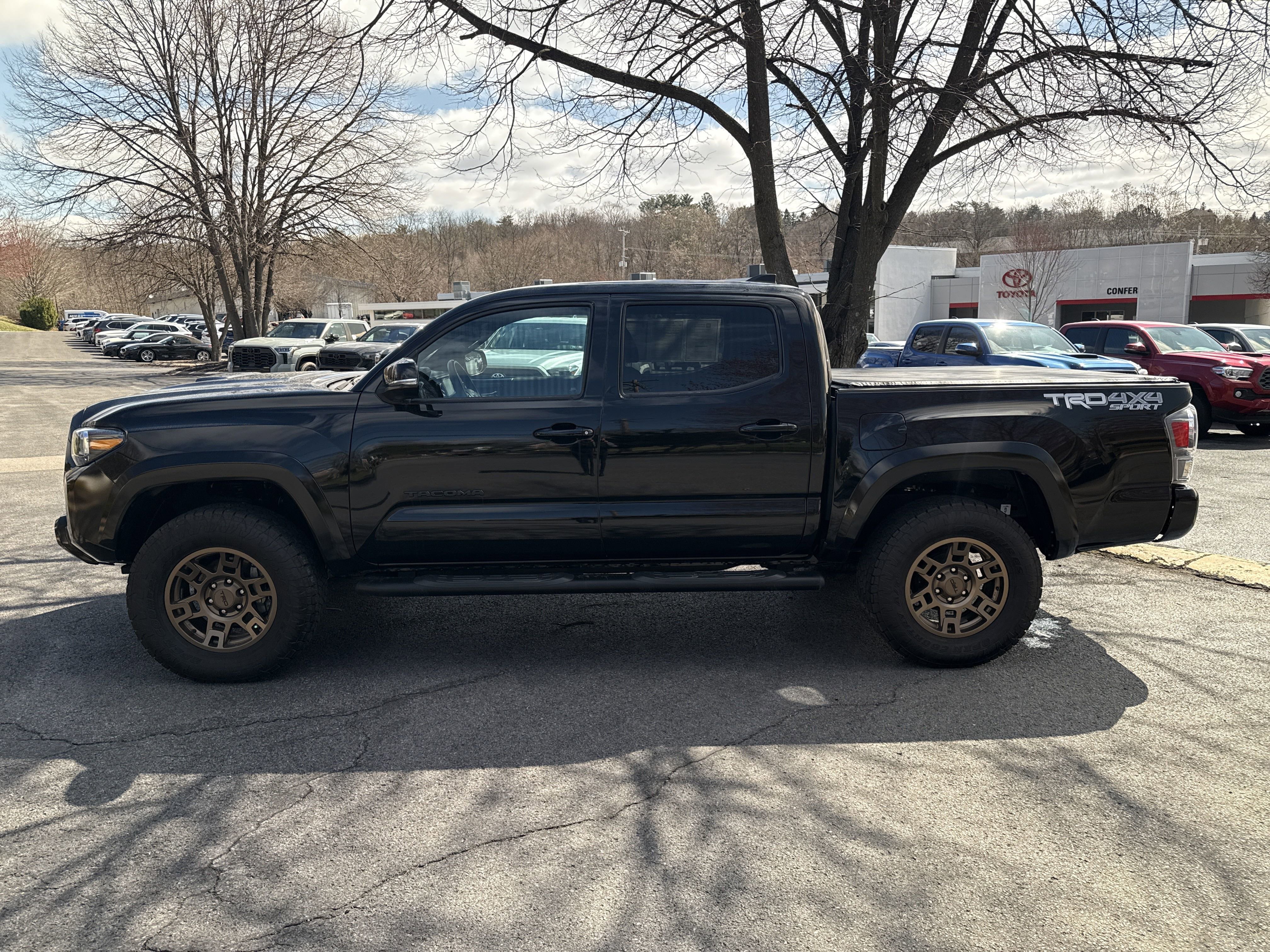 Used 2023 Toyota Tacoma TRD Sport image 11