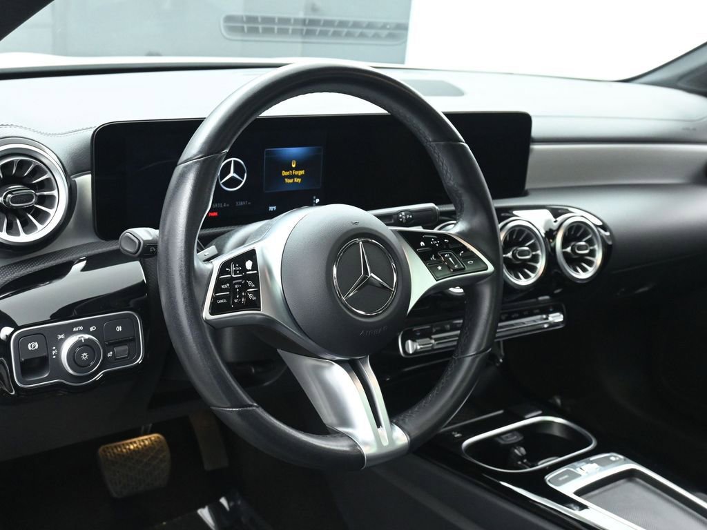 Used 2025 Mercedes-Benz CLA 250 image 27