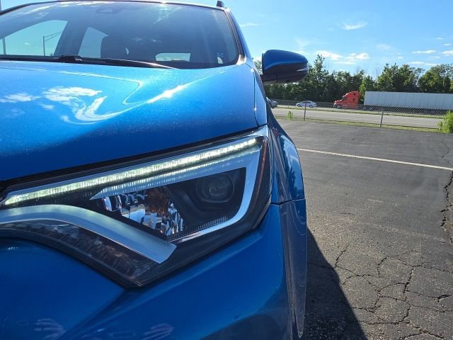 Used 2016 Toyota RAV4 Limited AWD/4WD image 22