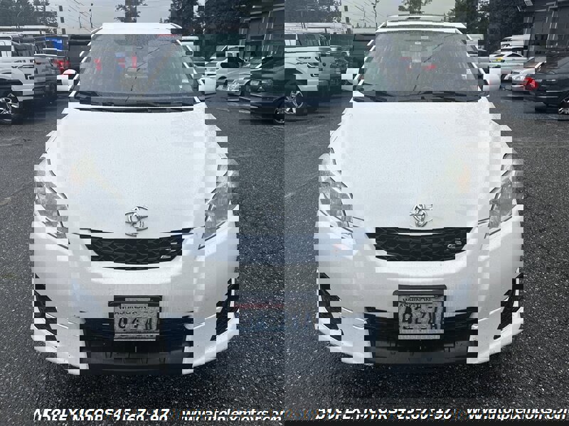 Used 2010 Toyota Matrix S image 2