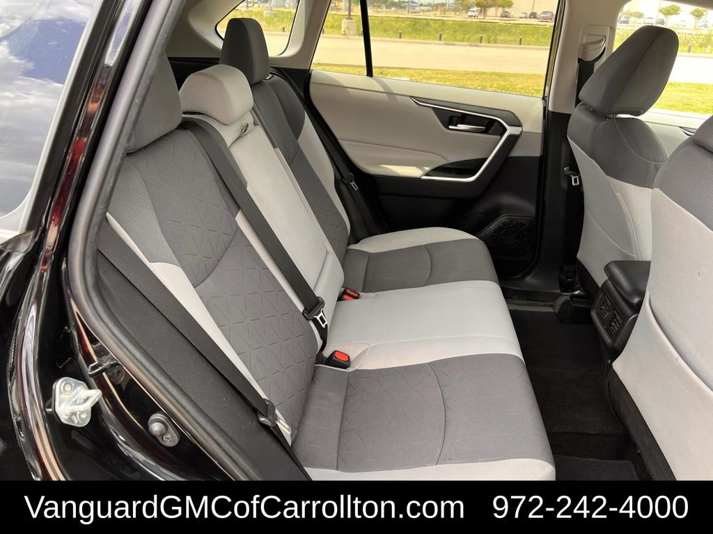 Used 2020 Toyota RAV4 XLE image 28