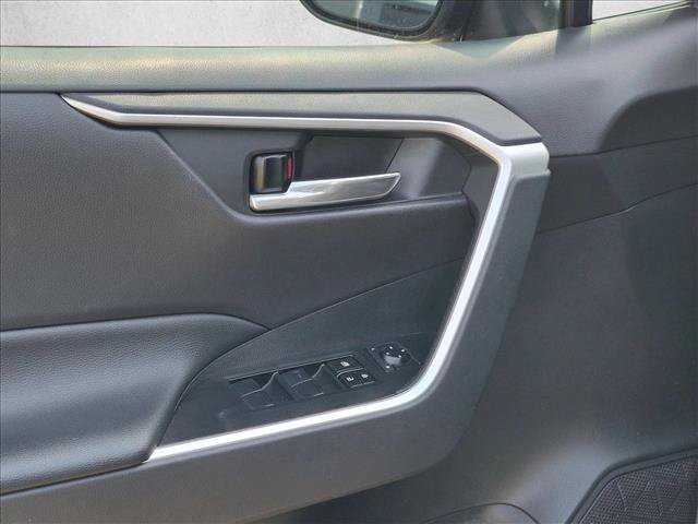 Used 2021 Toyota RAV4 XLE w/ Convenience Package FWD image 8