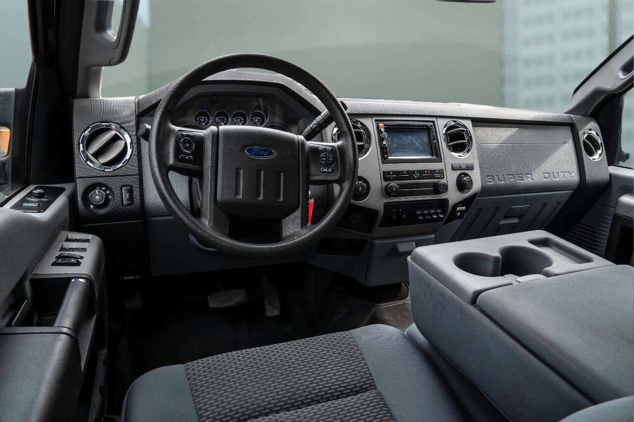 Used 2015 Ford F250 XLT w/ XLT Value Package image 4