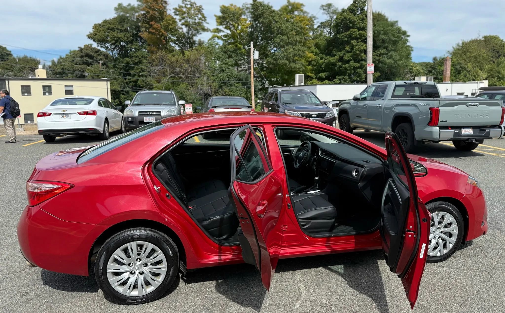 Used 2018 Toyota Corolla LE image 6