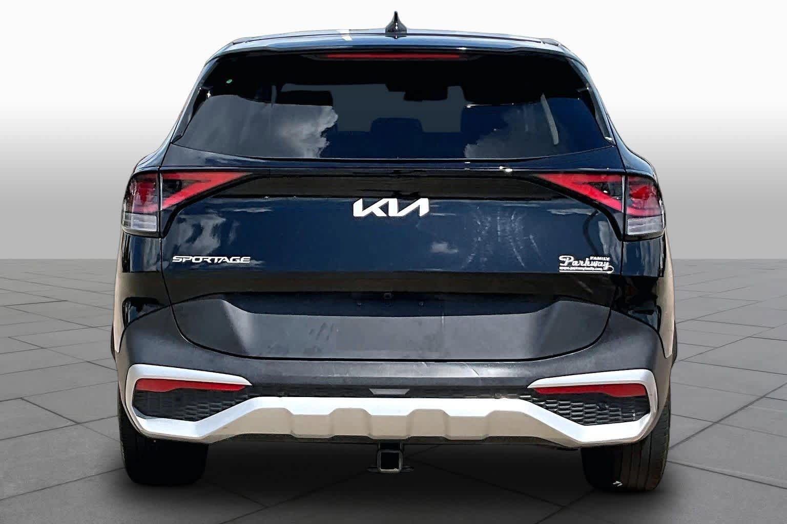 Used 2024 Kia Sportage EX image 5