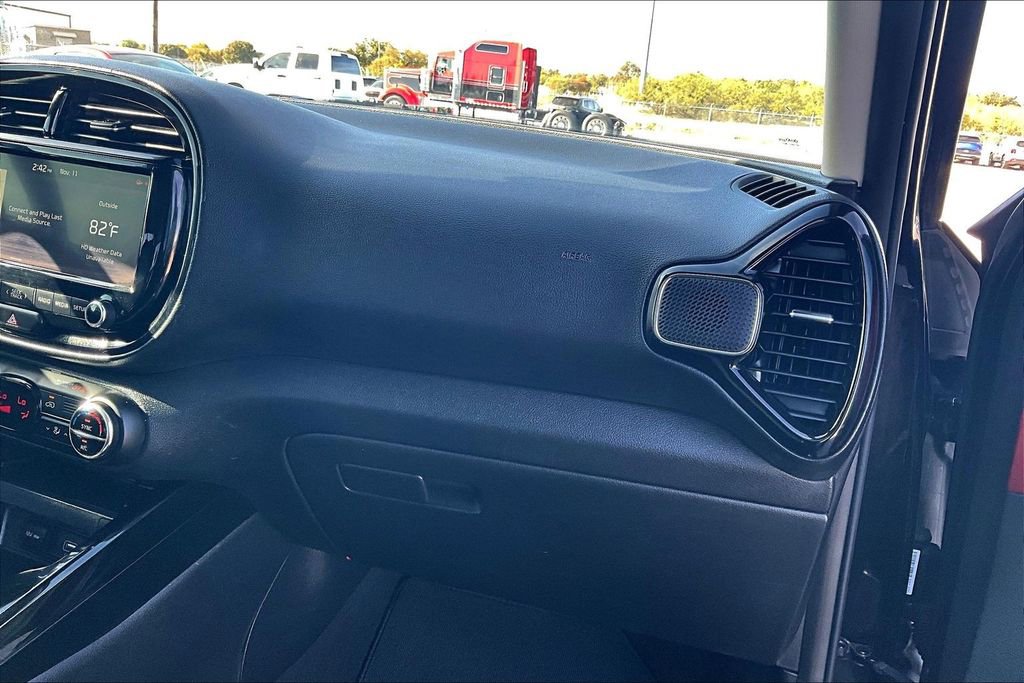 Used 2021 Kia Soul Turbo image 19