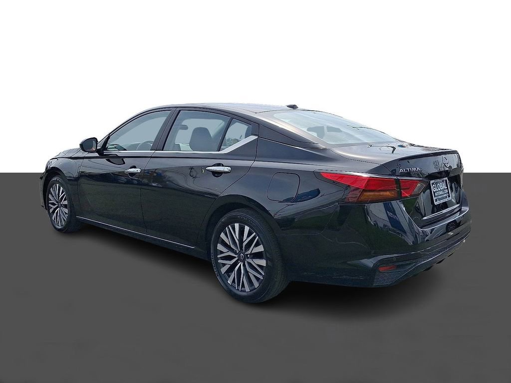 Used 2025 Nissan Altima 2.5 SV image 5