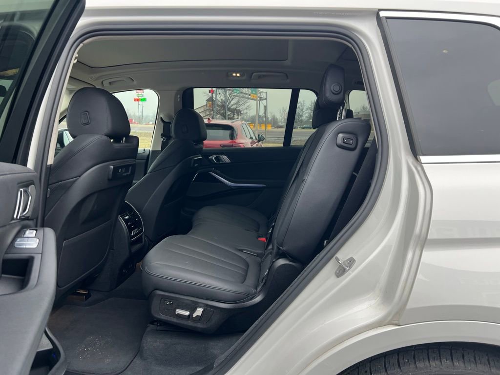 Used 2021 BMW X7 xDrive40i w/ Premium Package image 21