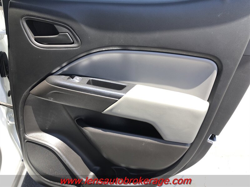 Used 2019 Chevrolet Colorado W/T RWD image 18